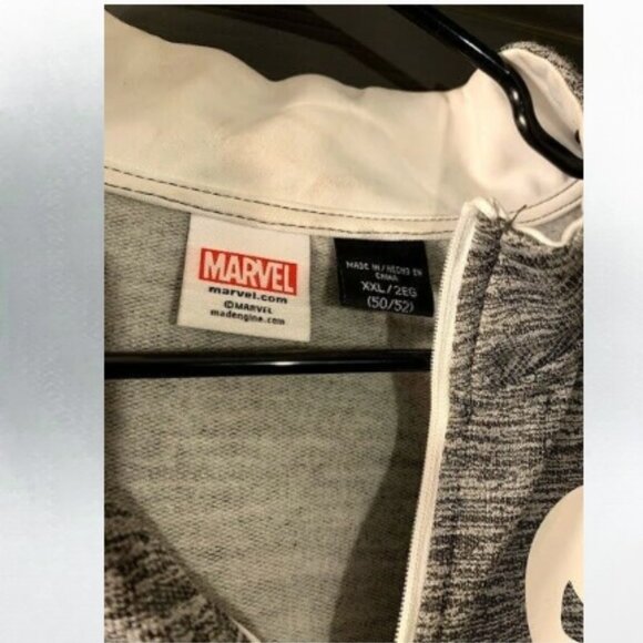 Marvel men's size XXL Gray and white long sleeved punisher top - Picture 2 of 3